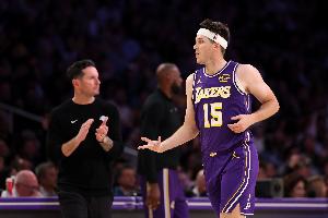 NBL布里斯班子弹vs伊拉瓦拉老鹰直播