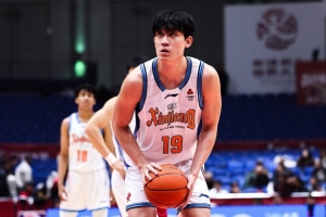 NBA黄蜂vs76人直播