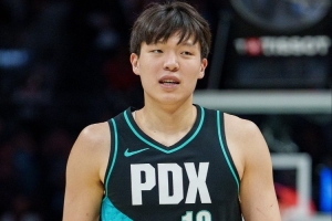 CBA同曦vs广州直播