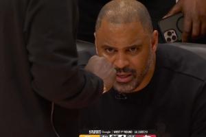 WNBA飞翼vs火花直播