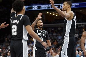 NBA活塞vs76人直播
