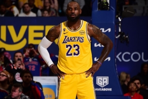 NBA勇士vs国王直播