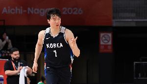 兵役豁免激励！亚运男篮半决赛韩国半场36-24压制伊朗 李贤重砍11分