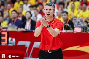 媒体人发问：日本若不派归化，中国男篮能否取胜？李凯尔登场结果又会如何？