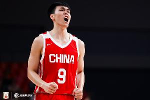 状态平平！庞峥麟半场3投1中罚球2中2 贡献4分1助攻正负值-6