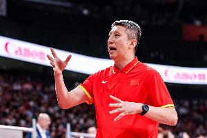 记者：主教练虽不该独担其责 却无疑是球队第一责任人