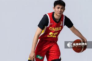 青春代价沉重！李悦洲手感冰凉4中1仅入账2分1助攻