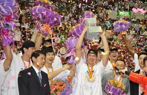 孙悦盛赞技术全面 朱芳雨幽默回应：我那时候就是会投篮