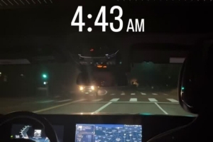 壮心不已！詹姆斯凌晨4点43分出门训练 4点57分抵达球馆