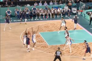 FIBA官方回顾库里经典时刻：KD、LBJ无人防守 他遭遇包夹仍果断出手