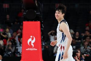 李贤重:外界质疑声中被忽视的我们 用默契配合赢得金牌