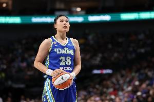 飞翼87-82力克水星 李月汝手感冰凉4罚全中贡献4分6板2帽