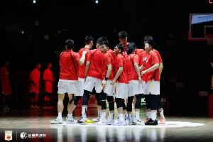 媒体人点评：中国男篮至少能进世界杯 这一点比国足强