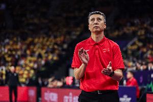 媒体人：换帅是成本最低的手段 但中国男篮近四任主帅均未达标