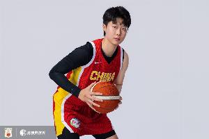 高效发挥！邓雨婷4投2中三分2中1 贡献5分2篮板 正负值+6