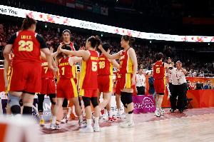 亚运半场战报：中国女篮53-18大幅领先印尼 罗欣棫14+4 张子宇12分