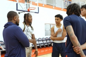 多苏穆盛赞母校:伊利诺伊设施超多数NBA球队 仅快船勇士或更胜一筹