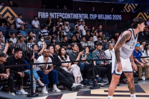 洲际杯开幕式星光熠熠 姚明斯科拉马布里孙悦杨鸣等名宿齐聚现场