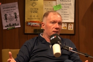 斯科尔斯直言:亨德森这把年纪不该在英超首发,分分钟原形毕露