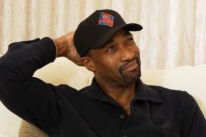 阿里纳斯自曝挥霍无度：选秀前花光积蓄 NBA前两年只能睡球馆吃飞机餐