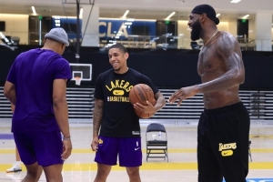 媒体人曝国家队曾邀NBA知名训练师来华：一堂课仅给15分钟 把人气走