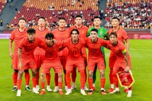 中国对阵马尔代夫：成都蓉城六将联袂首发，王子铭独中三元