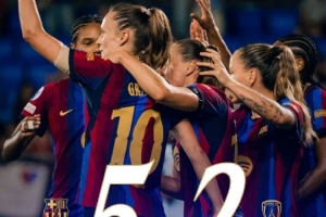 卫冕冠军开门红！巴萨女足欧冠首战5-2逆转巴黎FC，帕乔尔两球一助攻