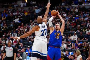 连续三年霸榜榜首!ESPN揭示约基奇隐忧:膝伤后三分命中率从44%骤降至32%