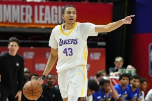 雷迪克：卡尔选秀顺位本应更高 湖人将全力将其培养成NBA球员