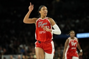 WNBA常规赛收官战！阿贾35分钟28投16中高效砍下34分10篮板