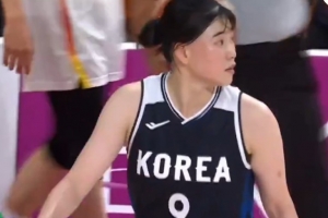 是个狠角色！李孝希15投8中高效得23分6板4抢断 轰中5记三分