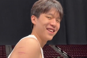 进入NBA第二年有何感触？杨瀚森笑答：还是一如既往的