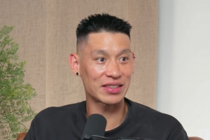 林书豪忆CBA趣闻：客场用餐时数名工作人员抬上一整只烤全羊