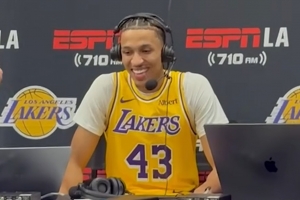 卡尔：NBA球员个个运动能力出众 篮球智商才是真正的分水岭
