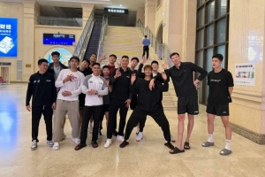 顺利过关！范子铭晒北京男篮体测后大合照：圆满完成