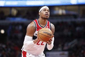沪媒曝上海接触前NBA内线霍姆斯 大外援将在霍姆斯与麦基间二选一