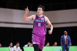 媒体人：山东外援法耶新赛季改披2号 丁彦雨航球衣是否退役尚无定论