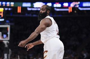哈登赞海佐尼亚：海外历练成就蜕变 其球风完美契合NBA潮流