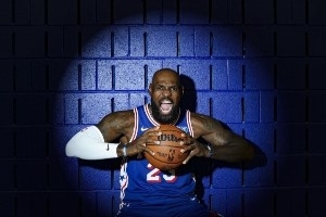 上限极高下限极低！詹姆斯转投76人冲击第五冠 迎NBA史上从未有过的压力与风险