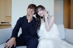 喜结连理!25岁日本国脚久保建英官宣迎娶28岁女演员福原遥