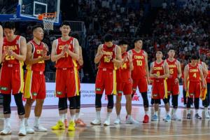 中国男足摘亚运铜牌 时隔28年重返领奖台 男篮仅列第四
