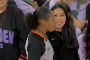 WNBA赛场惊魂一幕！女武神助教透露：主帅中濑光江已无大碍