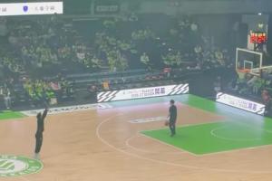 惊人手感！“日本库里”富永启生连中中圈三分：弹地三分、勾手三分再到背后勾手四连击