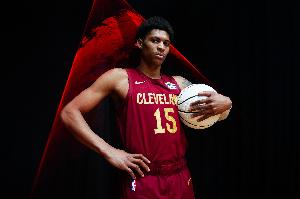 米利克·托马斯谈NBA适应之道：节奏飞快 决策必须果断
