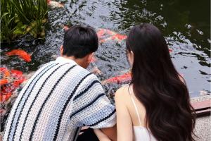 疑似恋情曝光？李明之女社媒低调暗示与向余望相恋，网友晒出“实锤”