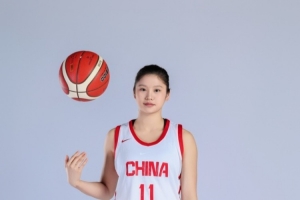 状态低迷！李沅珊9投2中仅得9分2篮板 三分球3中0