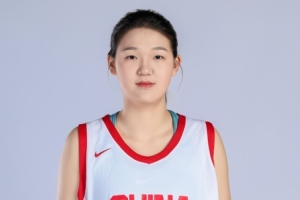 孙晗昀斩获两双！14投6中砍下14分11篮板 正负值高达+26