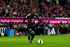 图片报：奥利塞态度暧昧令拜仁高层不安，球员始终未表态愿留队