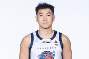 新赛季在即！高诗岩晒定妆照：第12年，继续前行