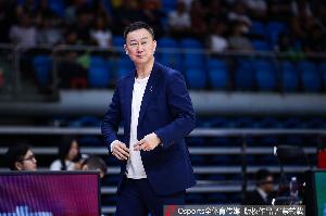 队记：青岛男篮新赛季实力稳中有升 李俊贤被视为未来建队基石